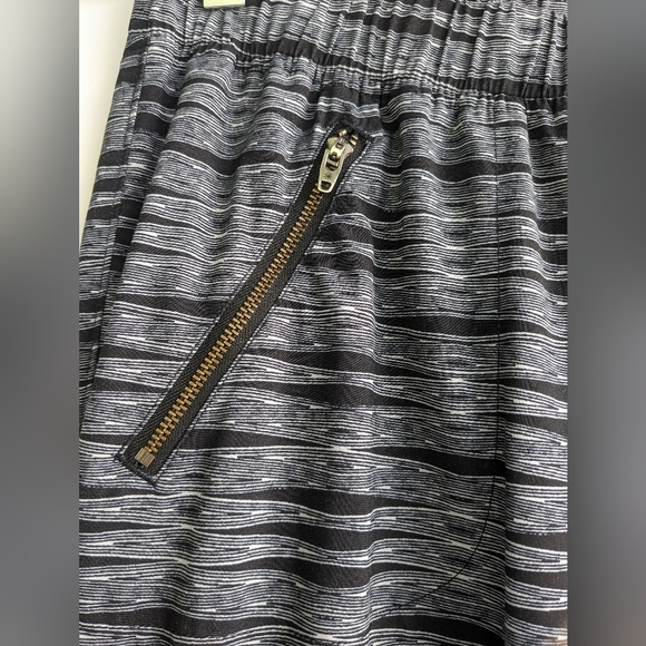 Athleta Ariel Aspire Ankle Pant Patterned Joggers Size 6 Black and White - Picture 6 of 12